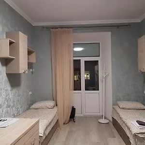  Hostel 